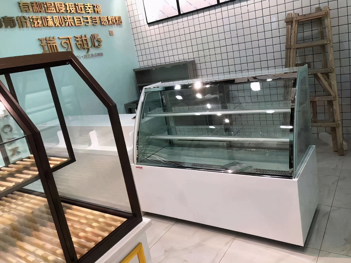 选择蛋糕店作为创业项目的理由,销售蛋糕展示柜报价