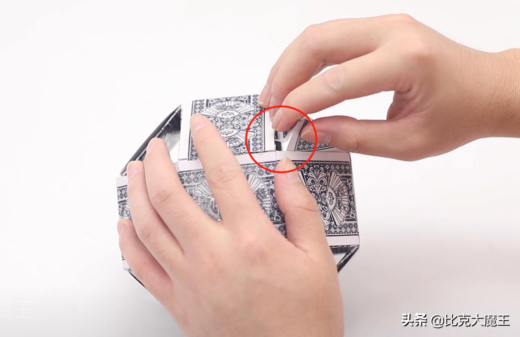 旧扑克牌别扔了，教你做解压圆球，拿到手就想玩，大人小孩都喜欢