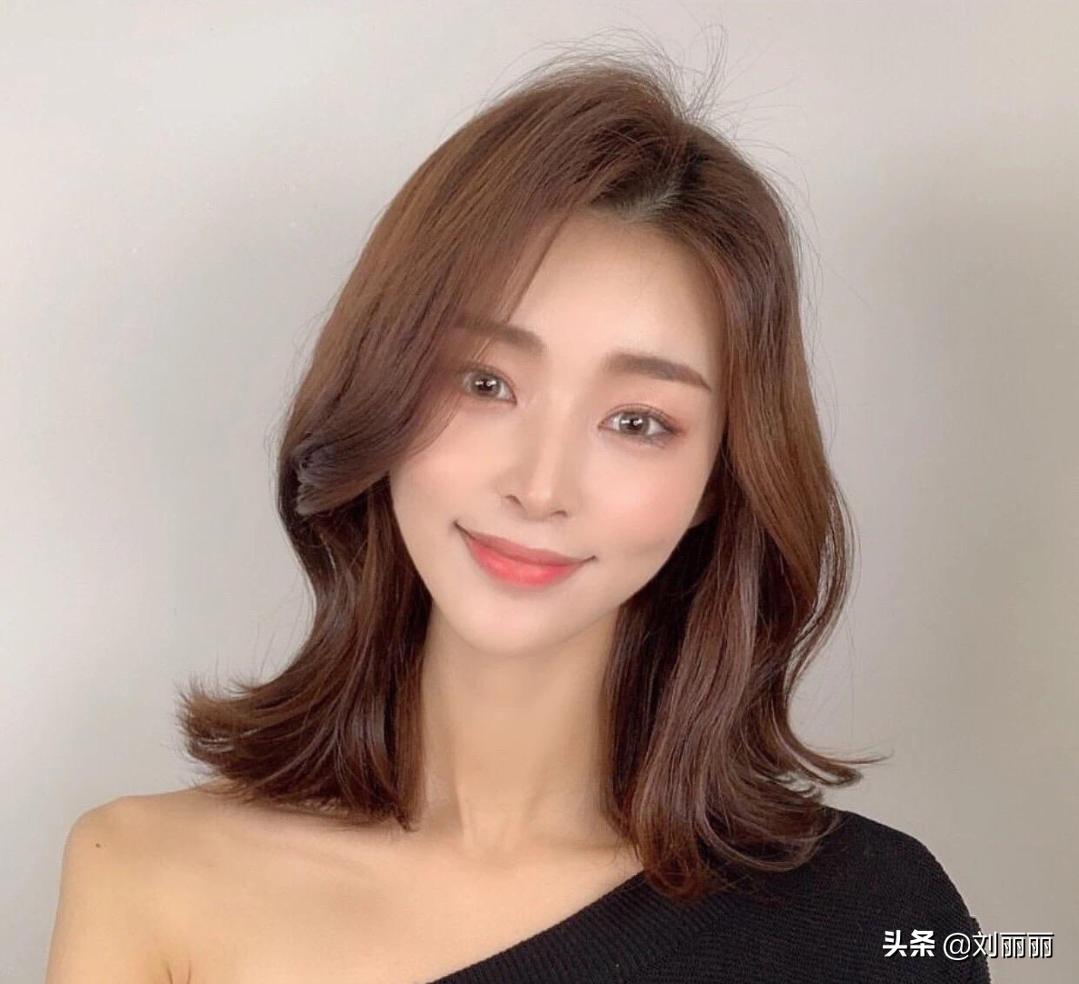 好看简单的女神中长款发型,最流行好看发型女生