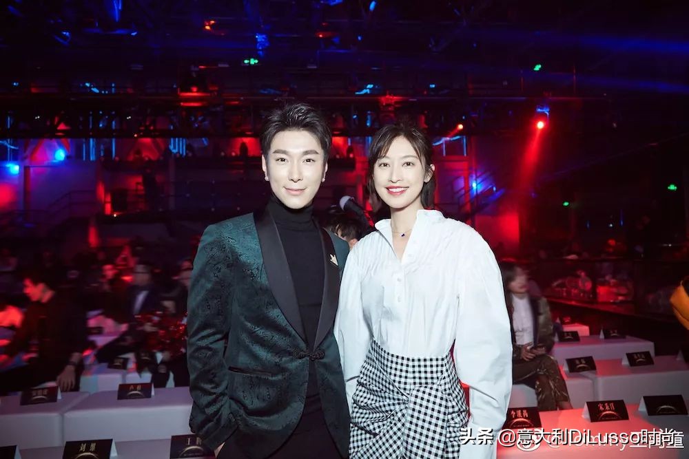 美妆博主给明星化妆,给明星化妆的美妆博主