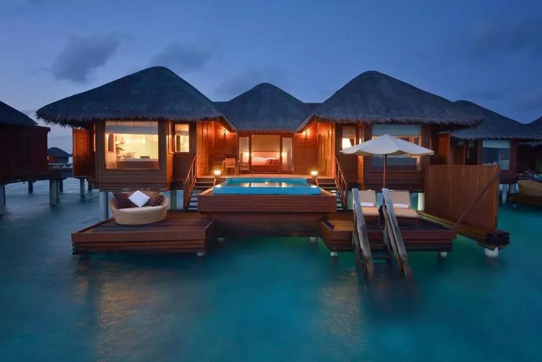 马尔代夫七星选岛全攻略,马尔代夫沙滩别墅出海游泳