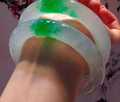 老坑种翡翠,老坑种绿翡翠