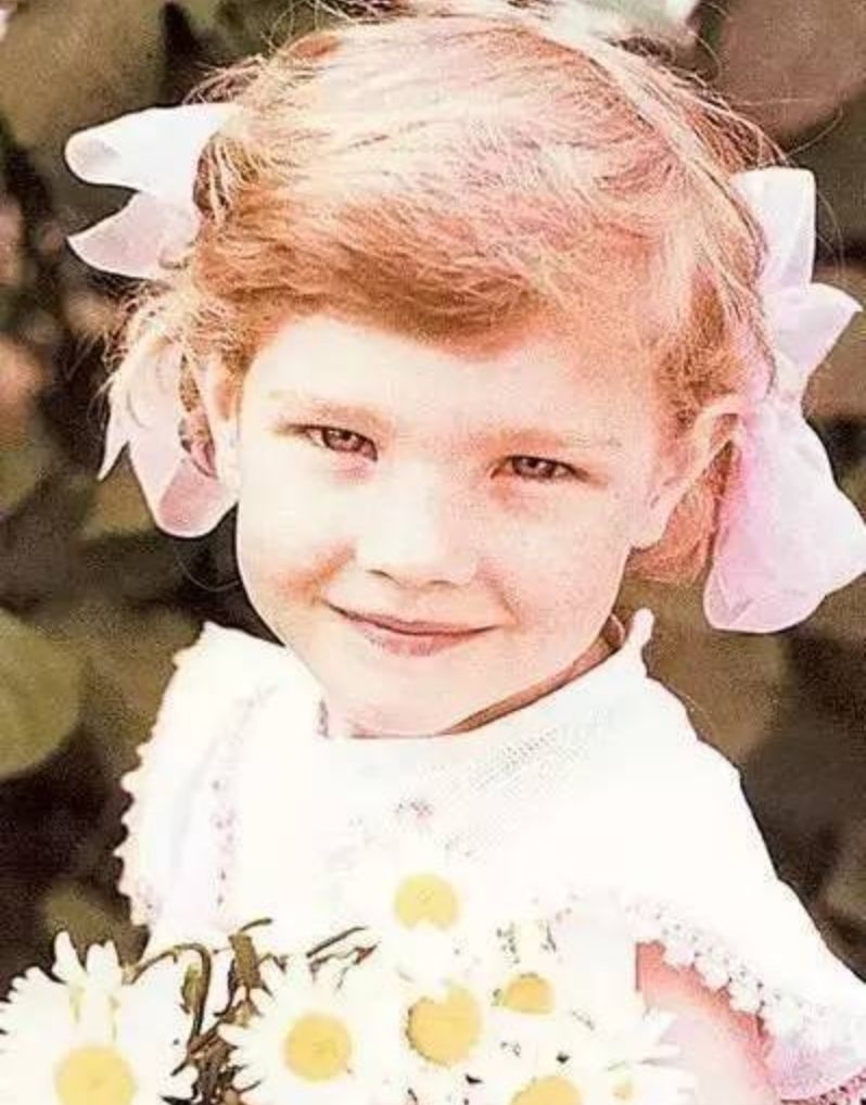 卖水果出身的模特，凭什么成了LV集团的太子妃？