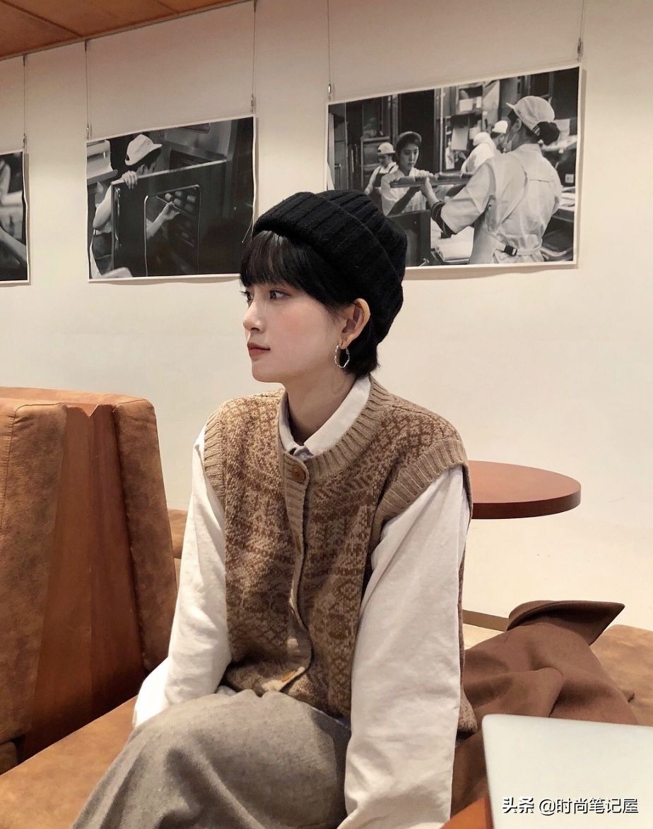 爆款撞色慵懒风毛衣穿搭,毛衣衬衫外套长款慵懒风穿搭