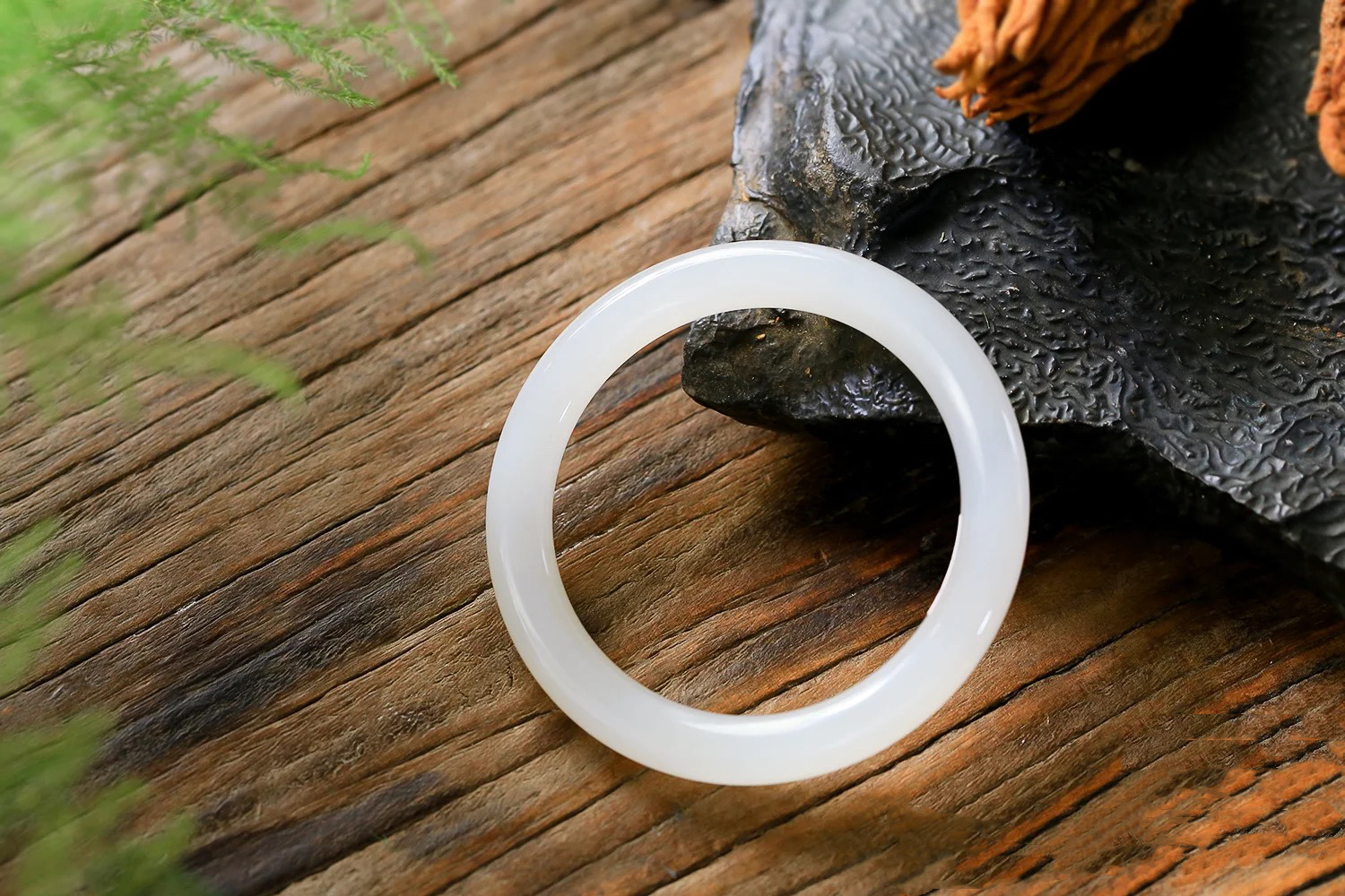 如何挑选玉镯,怎么挑选适合自己的玉镯