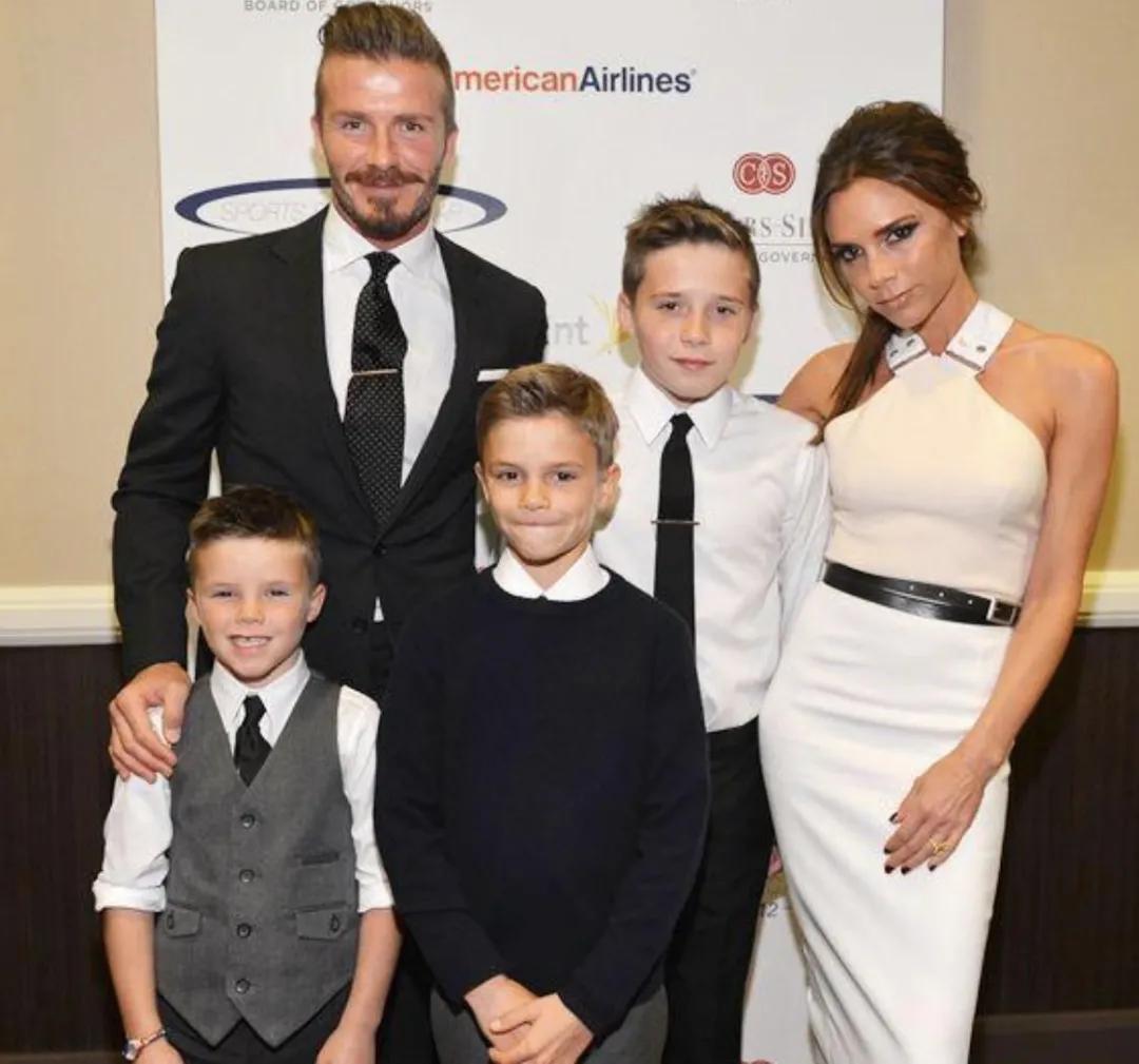 贝克汉姆的三个儿子颜值巅峰,贝克汉姆三个儿子哪个关系最好