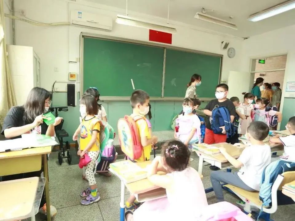 北京最新中小学生开学时间,北京市小学生开学