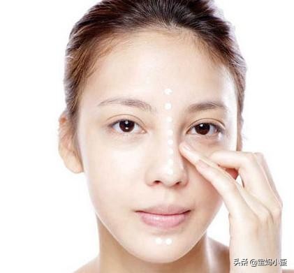 化妆品的正确使用顺序,化妆品的使用顺序和顺口溜