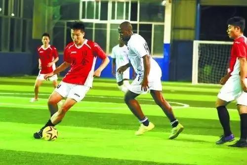 趣味足球射门技巧,中考足球技巧训练方法射门