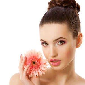 一个47岁的女子长期喝蒲公英泡水,39岁女子常喝蒲公英水发生了什么