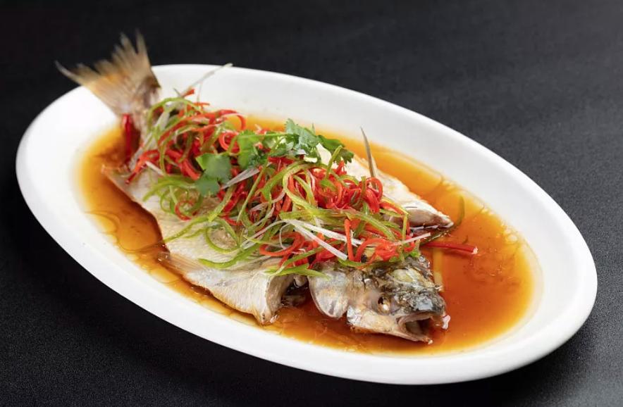 鱼刺扎进舌头半年了,鱼刺扎进舌头形成肿块