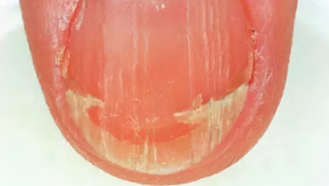 如何不做美甲就能让指甲变得精致,美甲教学指甲的简单基础护理