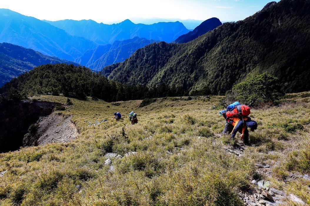 户外爬山领队有什么要求,徒步爬山领队