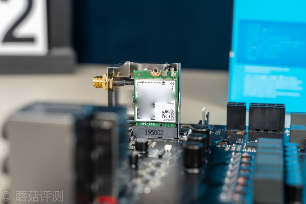 技嘉z490aorusproax主板多大,技嘉z490aorusproax是超级雕吗