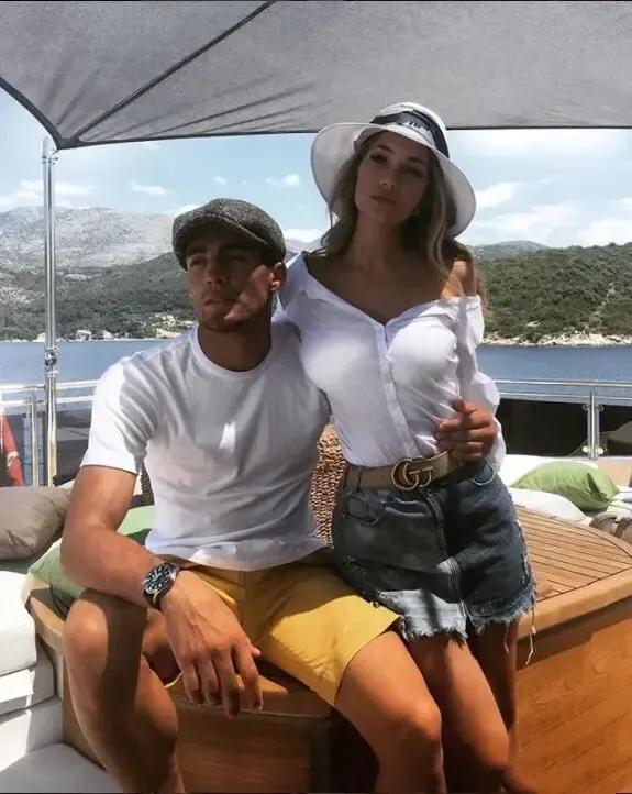 莫德里奇接班人克罗地亚球星科瓦契奇女友-伊莎贝拉