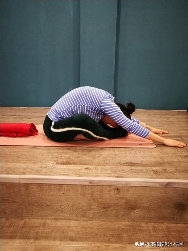 经期瑜伽串联,经期瑜伽体式100例