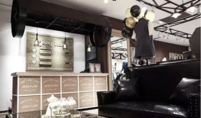 对比阿依莲、CCDD，这个少淑女装更受90、95后的青睐