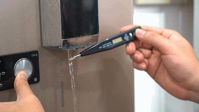 宠物饮水机“漏电”化身杨永信!你还敢让猫咪用它喝水吗?