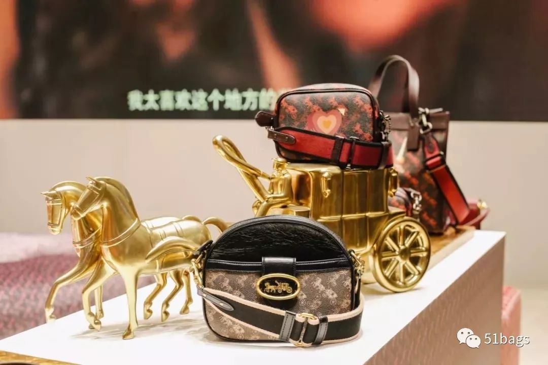 Coach全新马车系列：HorseCarriage来上车