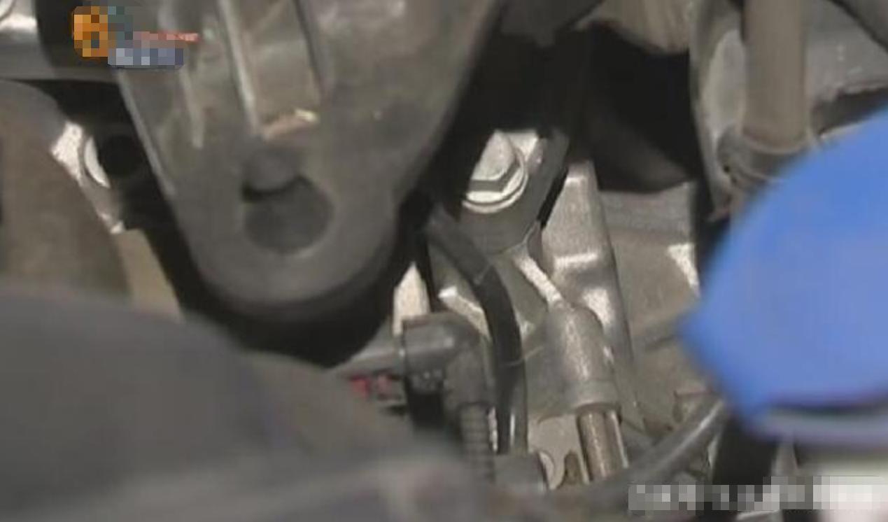 大众凌渡低速行车前轮有刺耳异响,凌渡到处异响