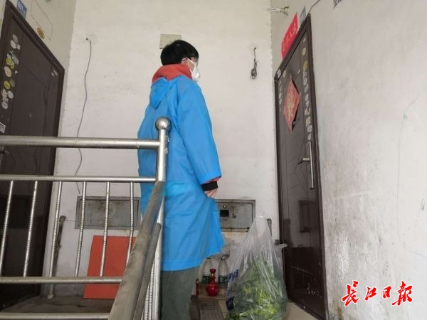 心甘情愿的来到一线加入志愿者,欢迎大家一起加入志愿者服务