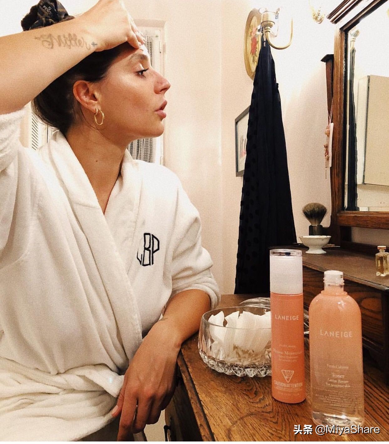 雅顿橘灿精华测评,雅顿橘灿精华和大红瓶面霜