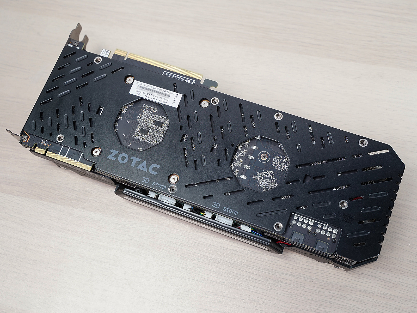 秀桌面：送老婆RGB全家桶PC，钱都花在光效上的感觉真棒