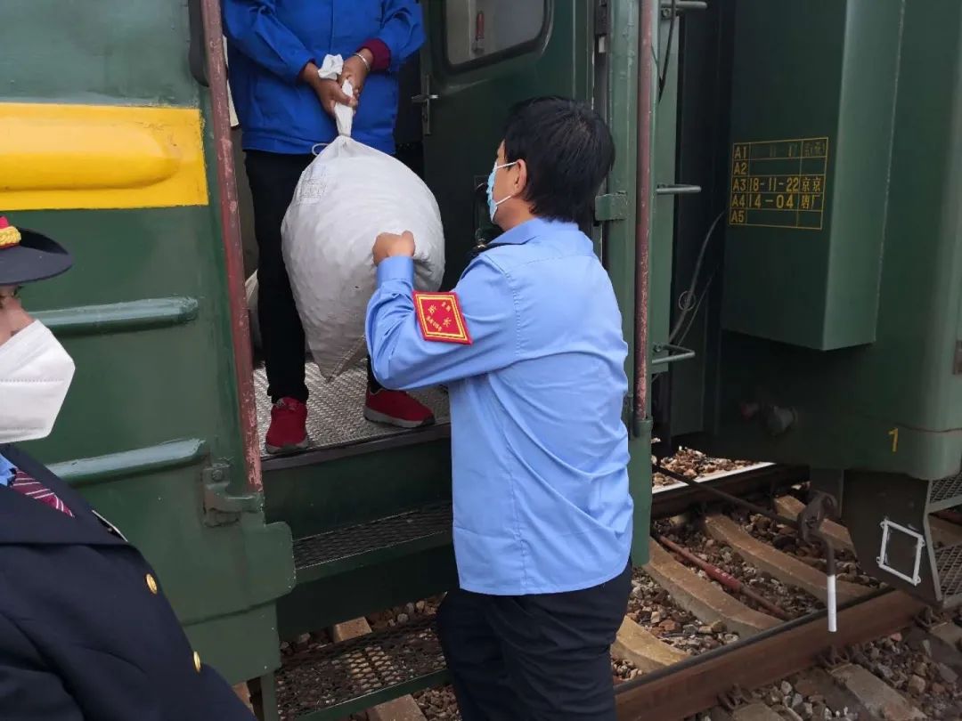 深度|京承线上“小慢车”，跑出老乡幸福路