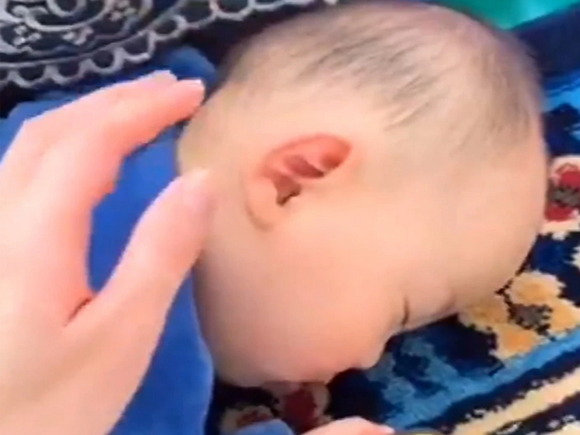 你公公帮你带过娃吗？宝妈上班后，看到这一幕气笑了