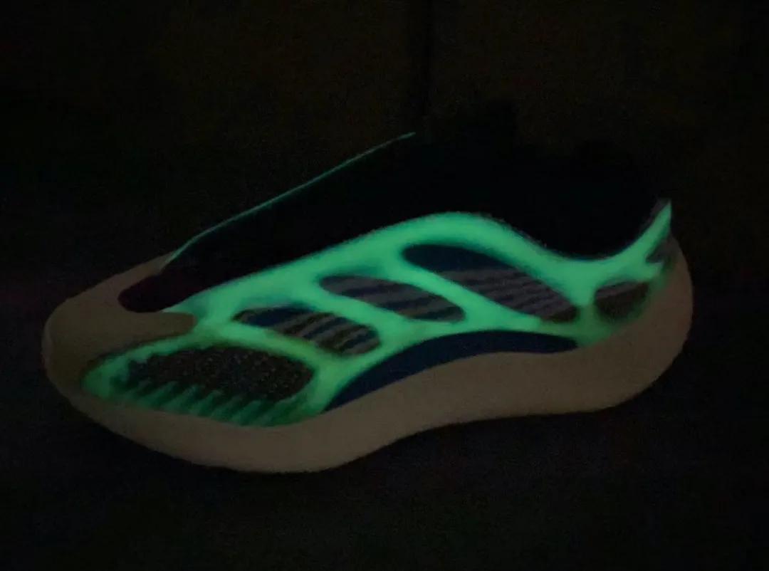 yeezy700v3蓝晶石市场,yeezy700v3黑武士