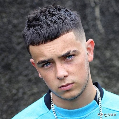 干练清爽的男士短发样式,精简发型男短发