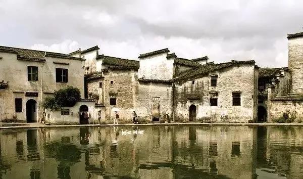 从刷涂料到乳胶漆的过程,桐油漆与水性油漆的优缺点