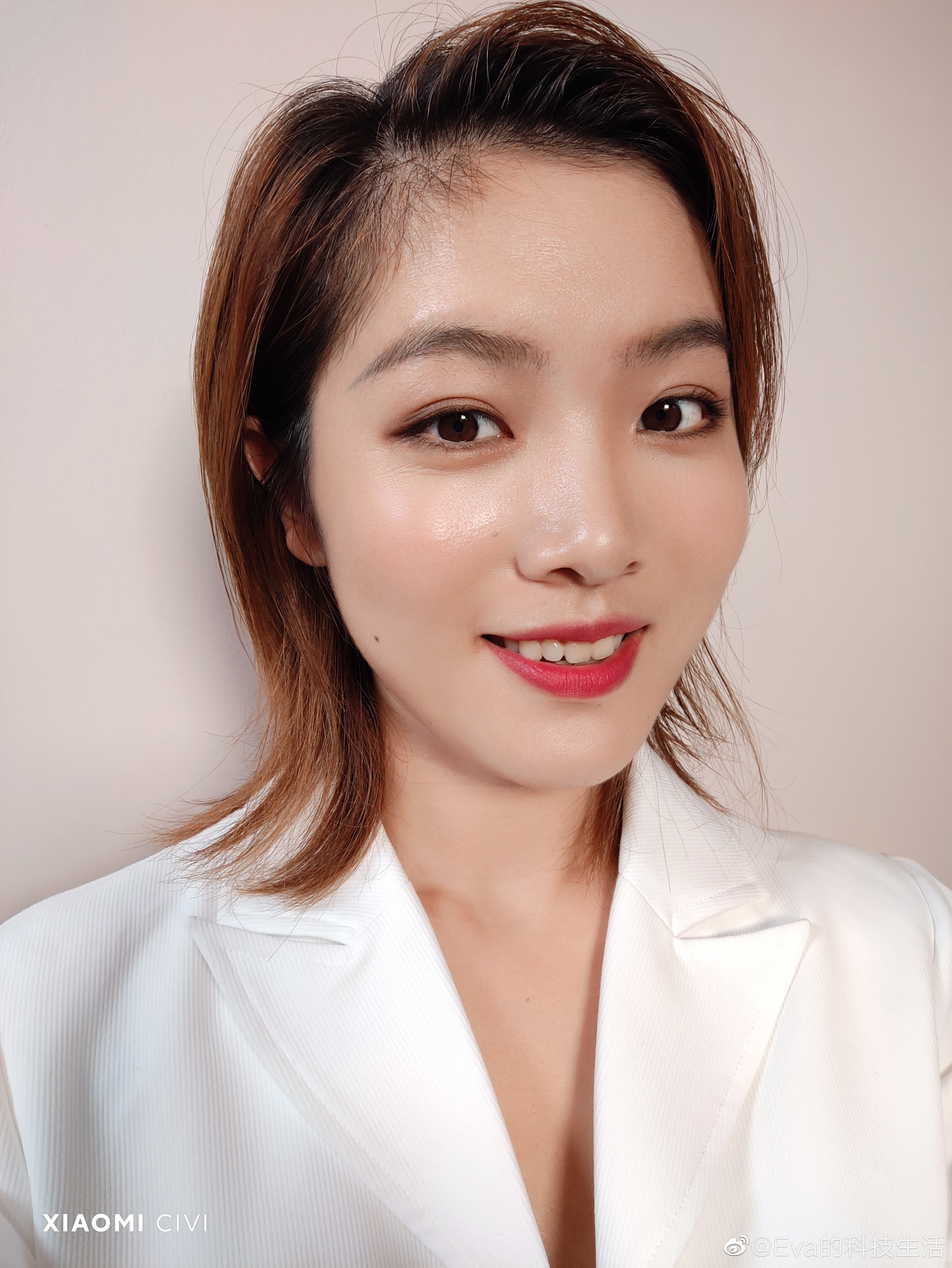 小米Civi自拍效果有多强?知名数码博主晒自拍,痘痘神奇的消失了