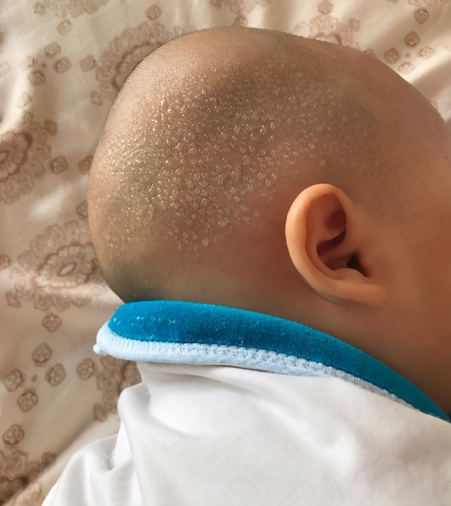 现在天气给宝宝穿什么棉衣,冬季给宝宝买什么保暖衣服