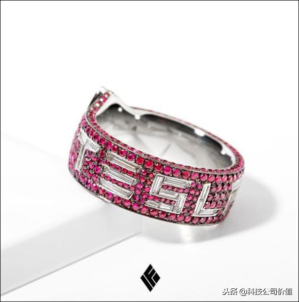 特斯拉CEO马斯克提前收到圣诞礼物了:一枚25.5万元定制钻石戒指