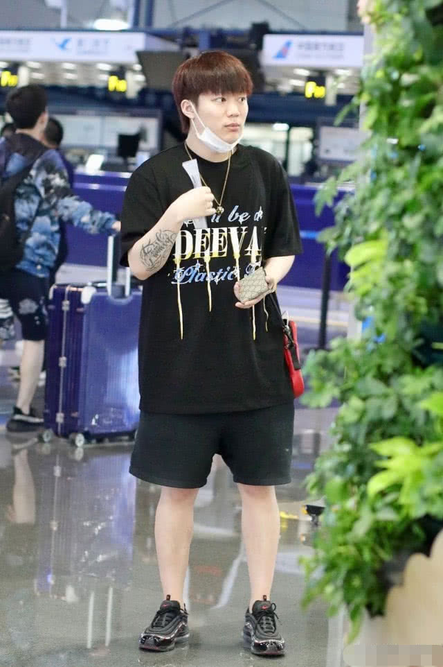 PGone素颜现身全面复出,人气火爆胜当年,经历风雨后变暖男