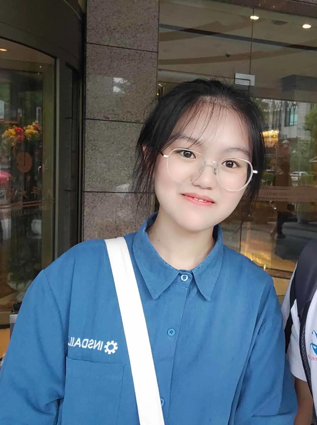 一个北大一个清华金榜题名,一个北大一个杭州美术学院