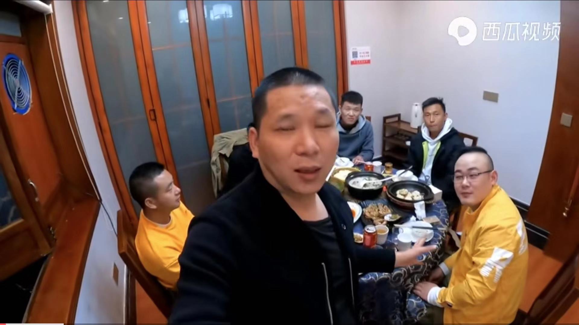 杨百万精彩人生,看杨百万专访视频