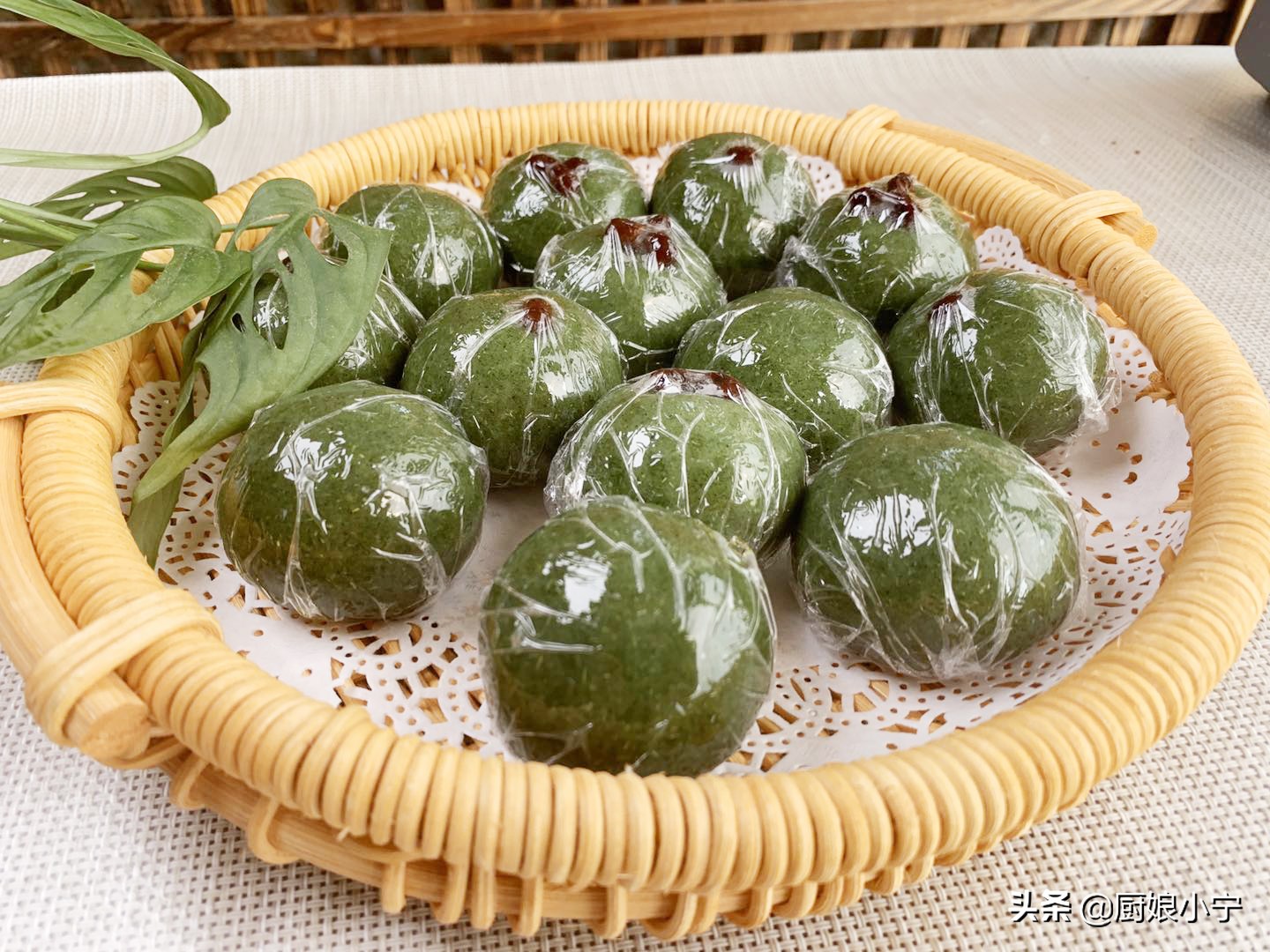 清明节吃青团青团该怎么做,清明节做的青团