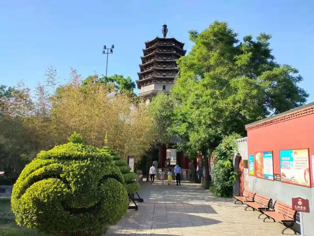 给备战高考的莘莘学子们加油助威,为莘莘学子助威高考