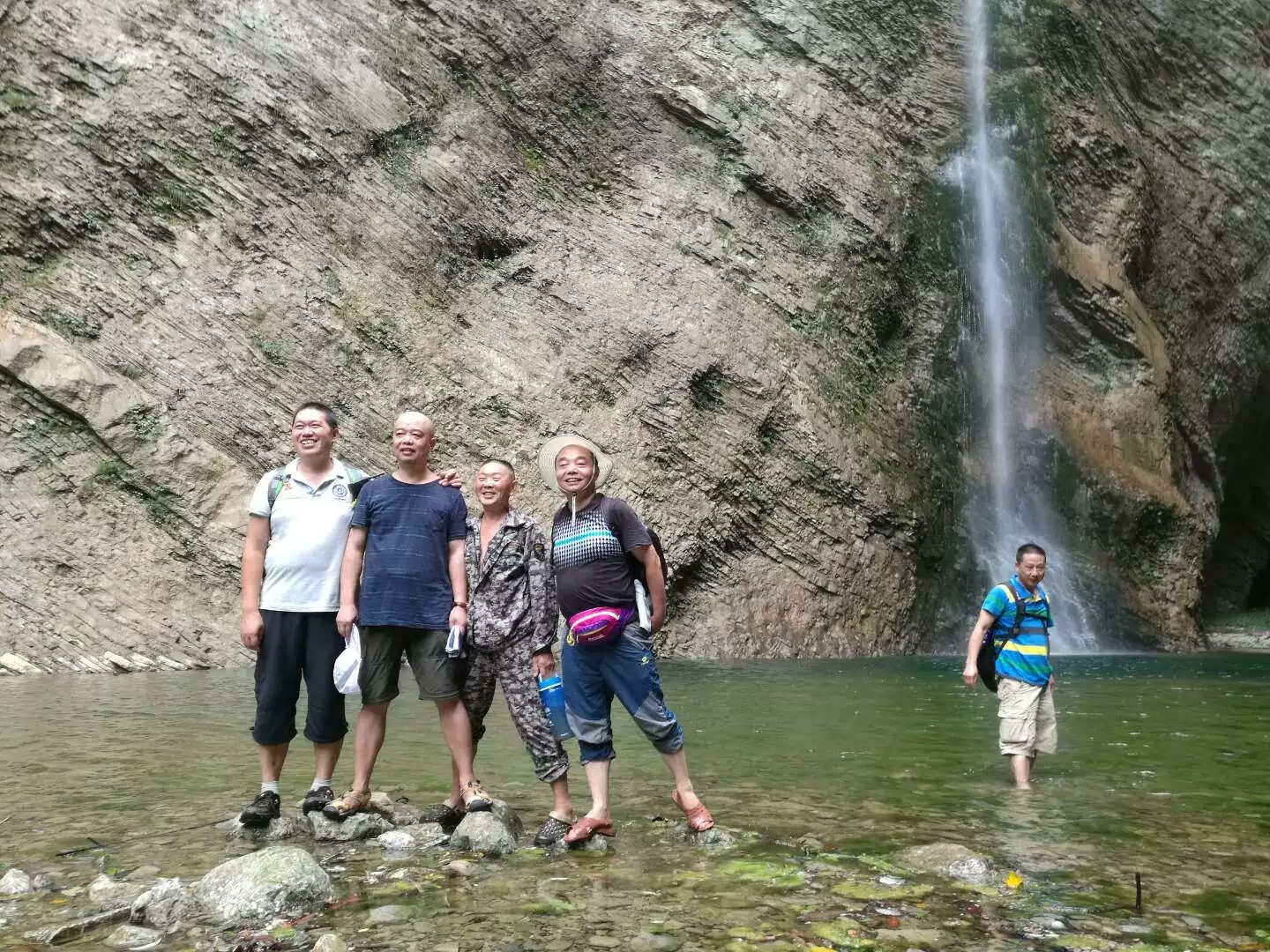 西漂湾瀑布群,建始西漂湾瀑布群