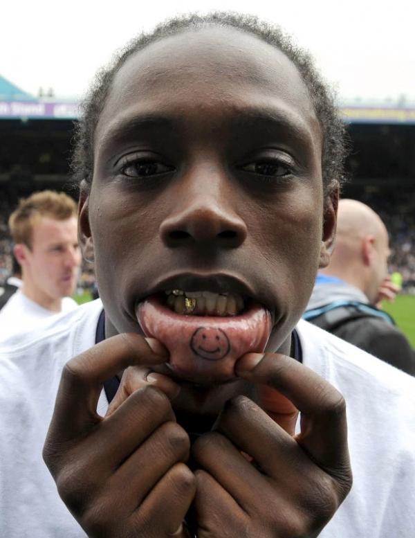 足球各大球星的纹身,金钱买不了文明和素质