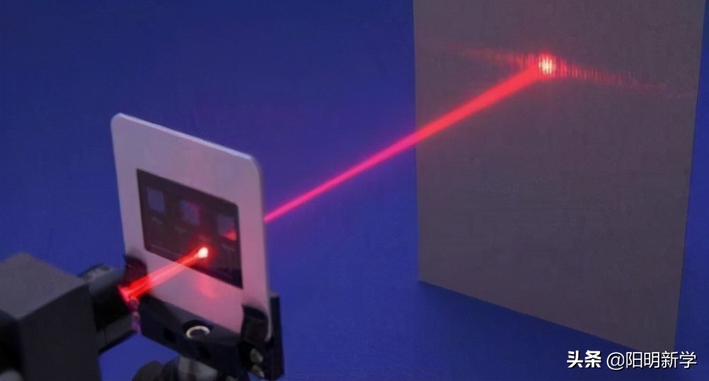 为什么双缝干涉实验让人毛骨悚然,人类双缝干涉实验