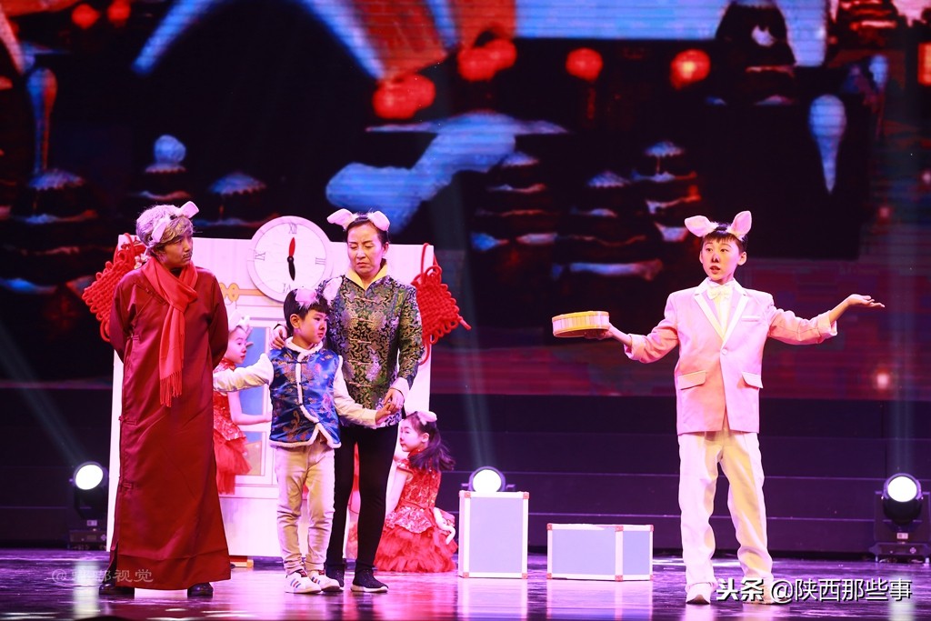 小天鹅艺术团童心向党,陕西省小天鹅艺术团点亮中国梦