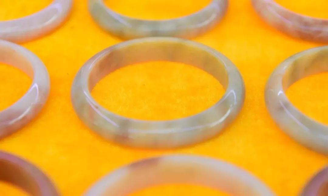 万万想不到，这些精美的玉器是“桐梓造”