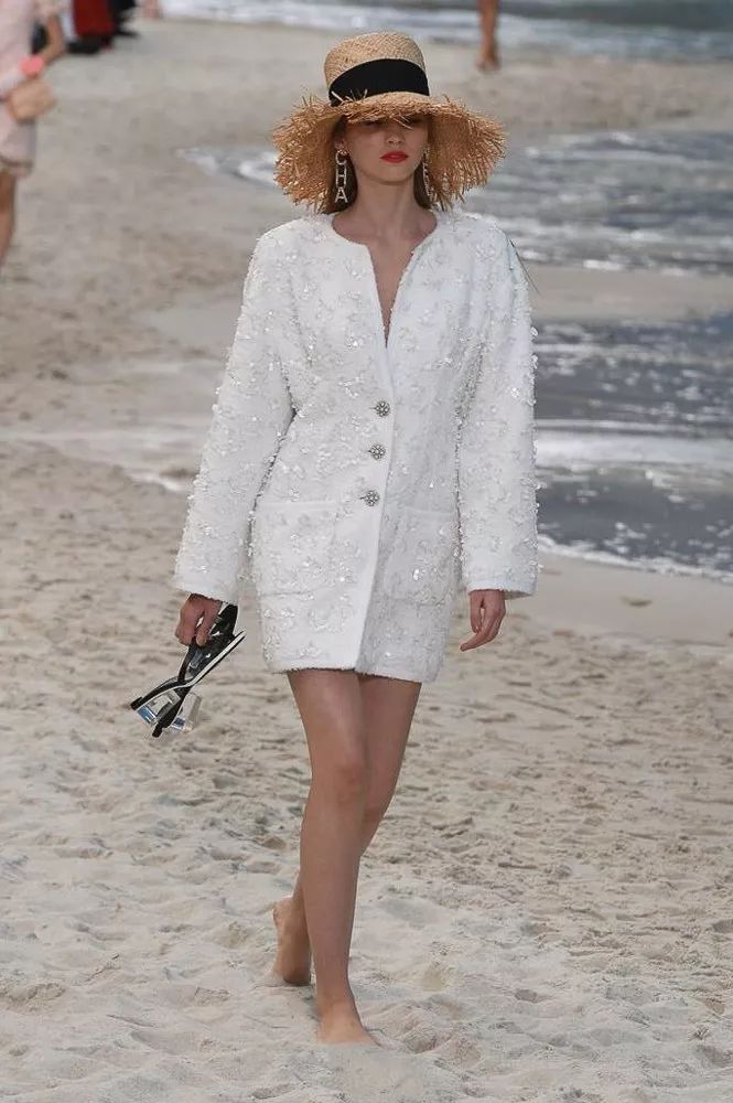 廓形服装款式设计稿,服装版型s型