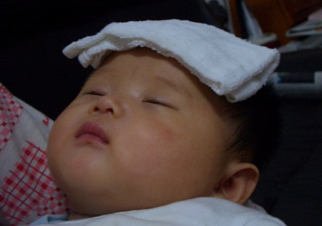 宝宝肠道积食吐黏痰吃什么中药好,宝宝积食的原因及解决方法