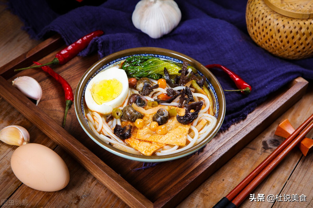 街头小吃超大型的鸡蛋卷你见过吗,全网最接地气的小吃