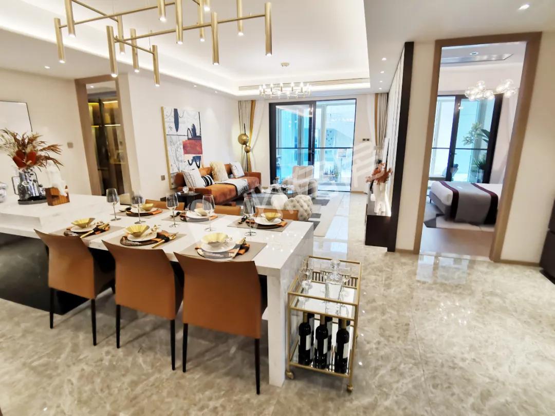 粉盘撞车，现状差又最贵的上河公元你买账吗？