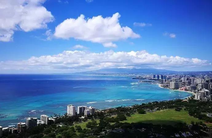 寻找侏罗纪世界中的火山岛,和“驯龙高手”一起拯救史前小短手!